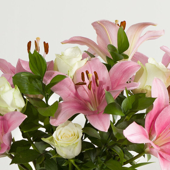Rose & Lily Chic, photo 2