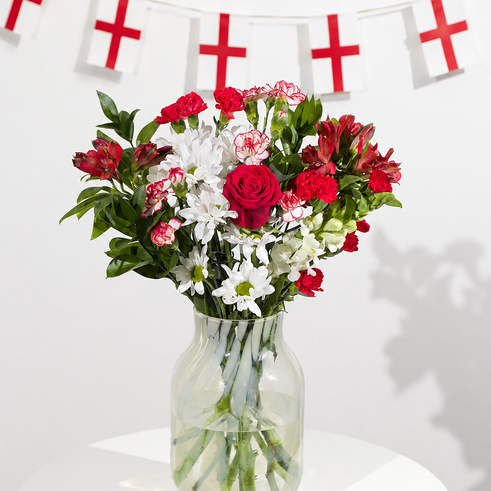 Photograph 1 of Red, White & Bloom
